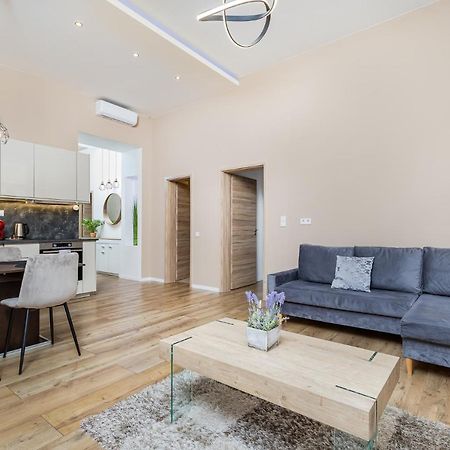 Csengery Deluxe Home With Balcony Budapest Exterior photo