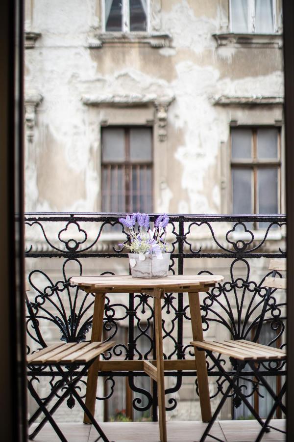 Csengery Deluxe Home With Balcony Budapest Exterior photo