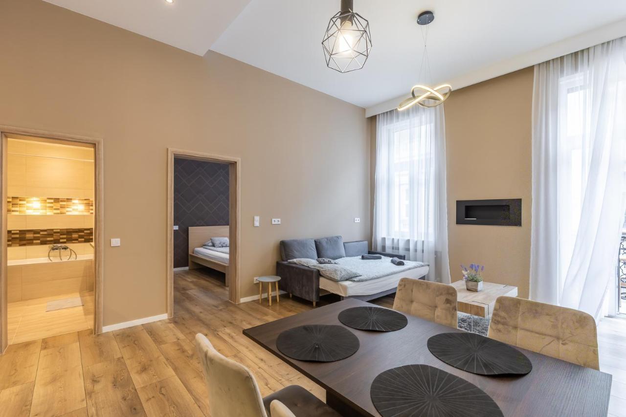 Csengery Deluxe Home With Balcony Budapest Exterior photo
