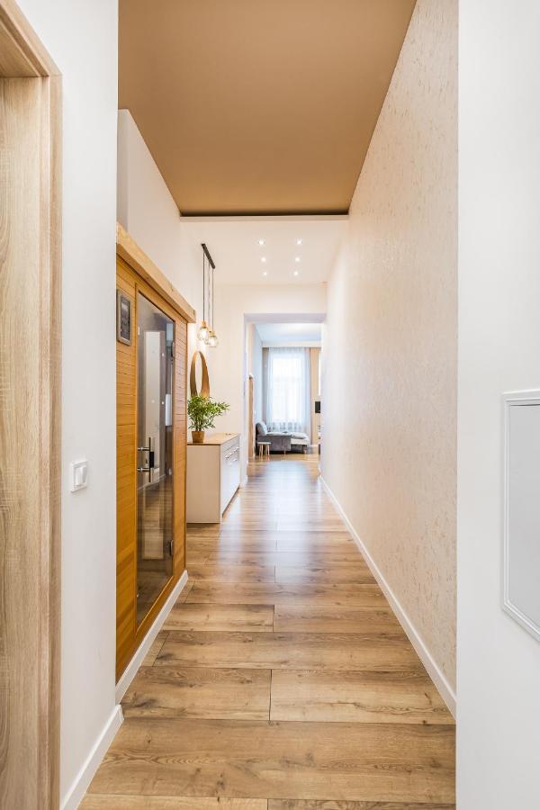 Csengery Deluxe Home With Balcony Budapest Exterior photo